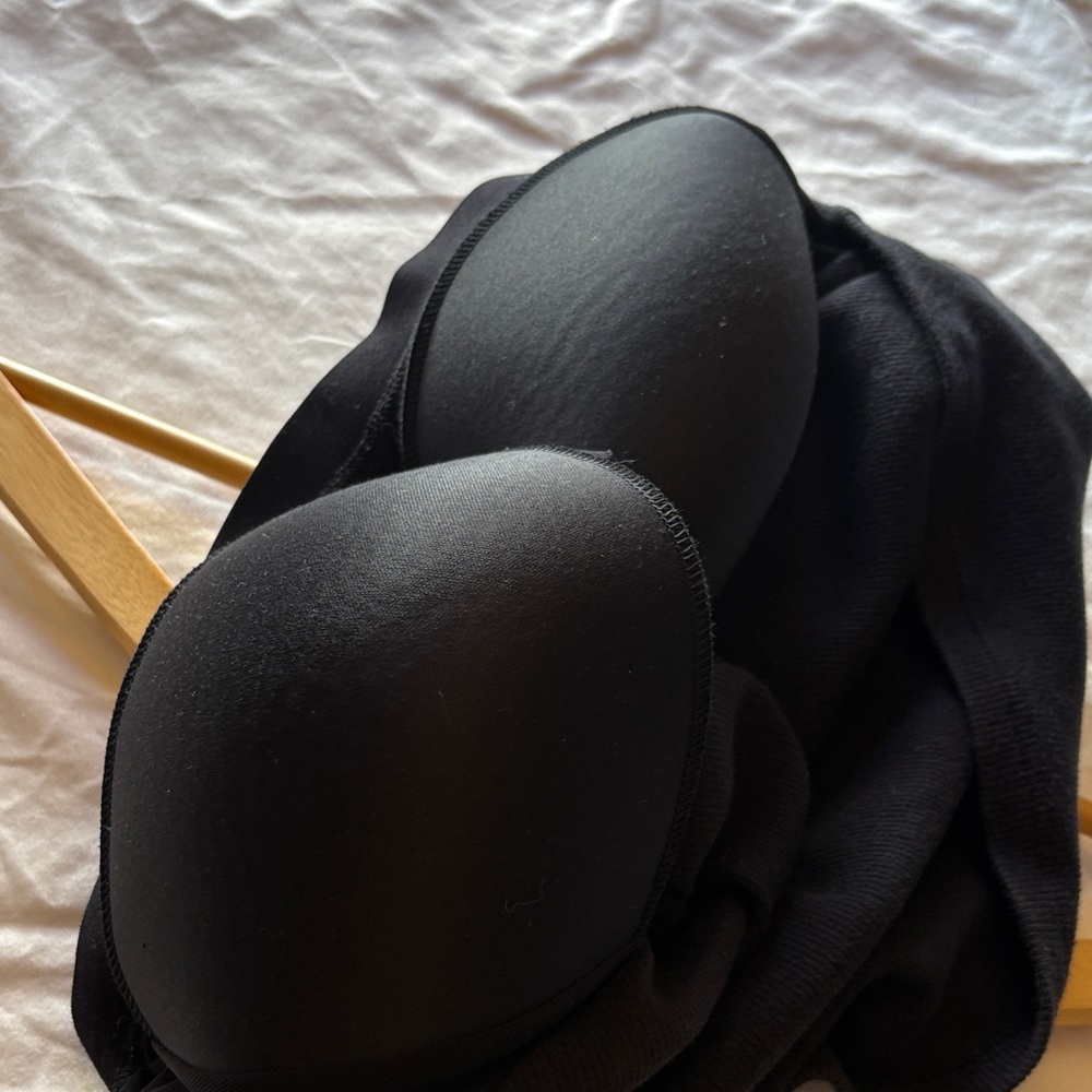 Uniqlo Ribbed Cropped Tank Top XL Built In Bra Black Brami Spring & Summer - Picture 7 of 11